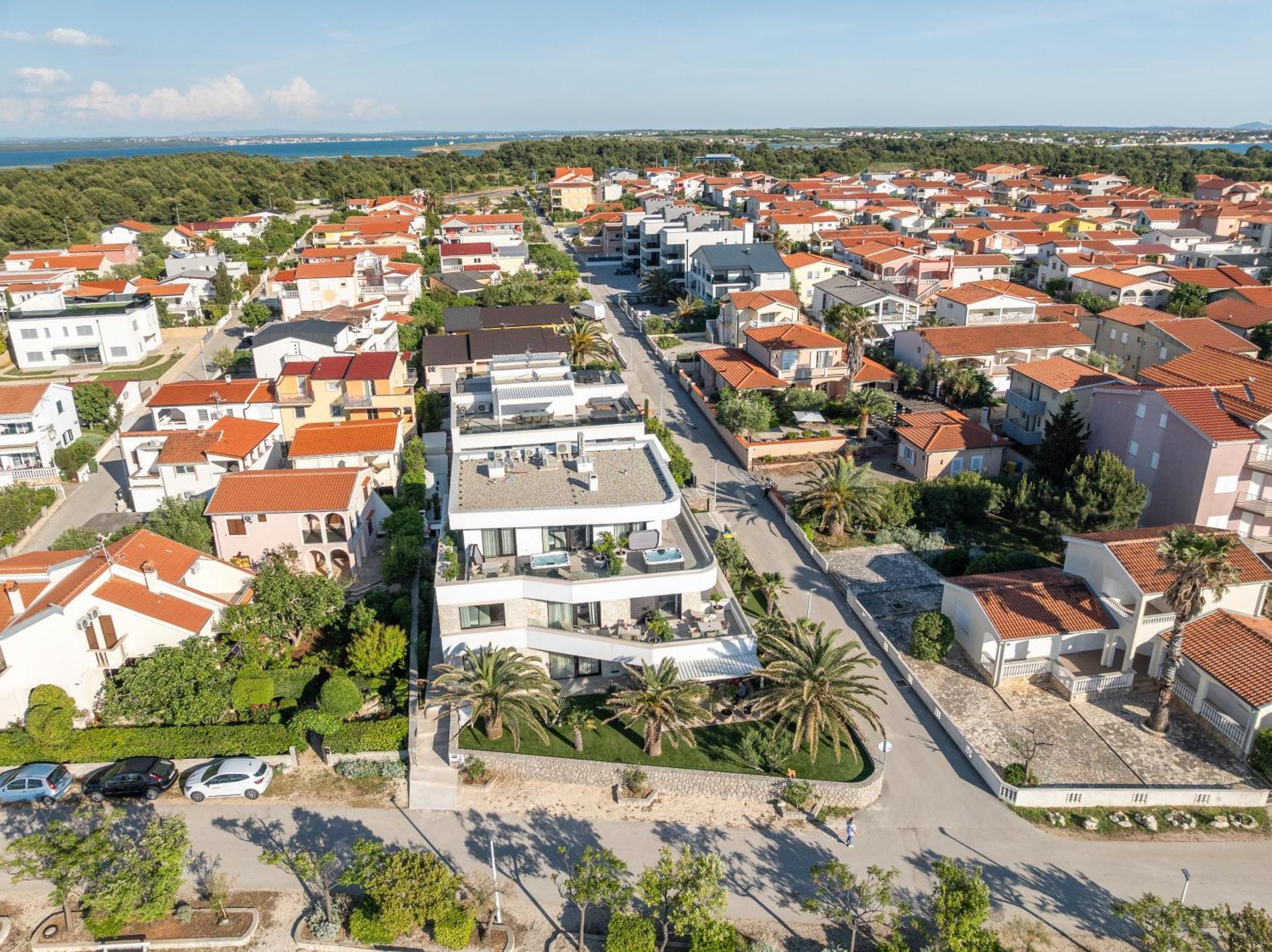 Apartments Dernaj Vir Exterior foto